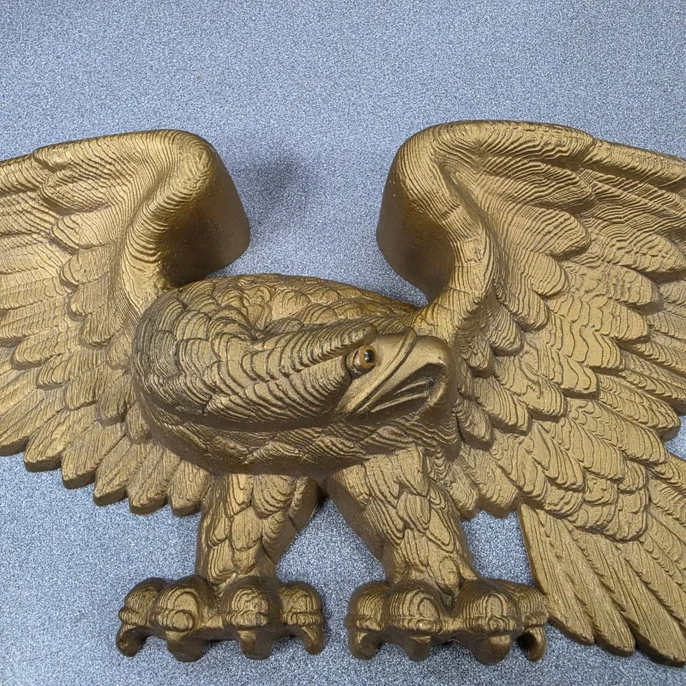 Vintage Style Eagle Wall Plaque Home Decor Gold 24.5
